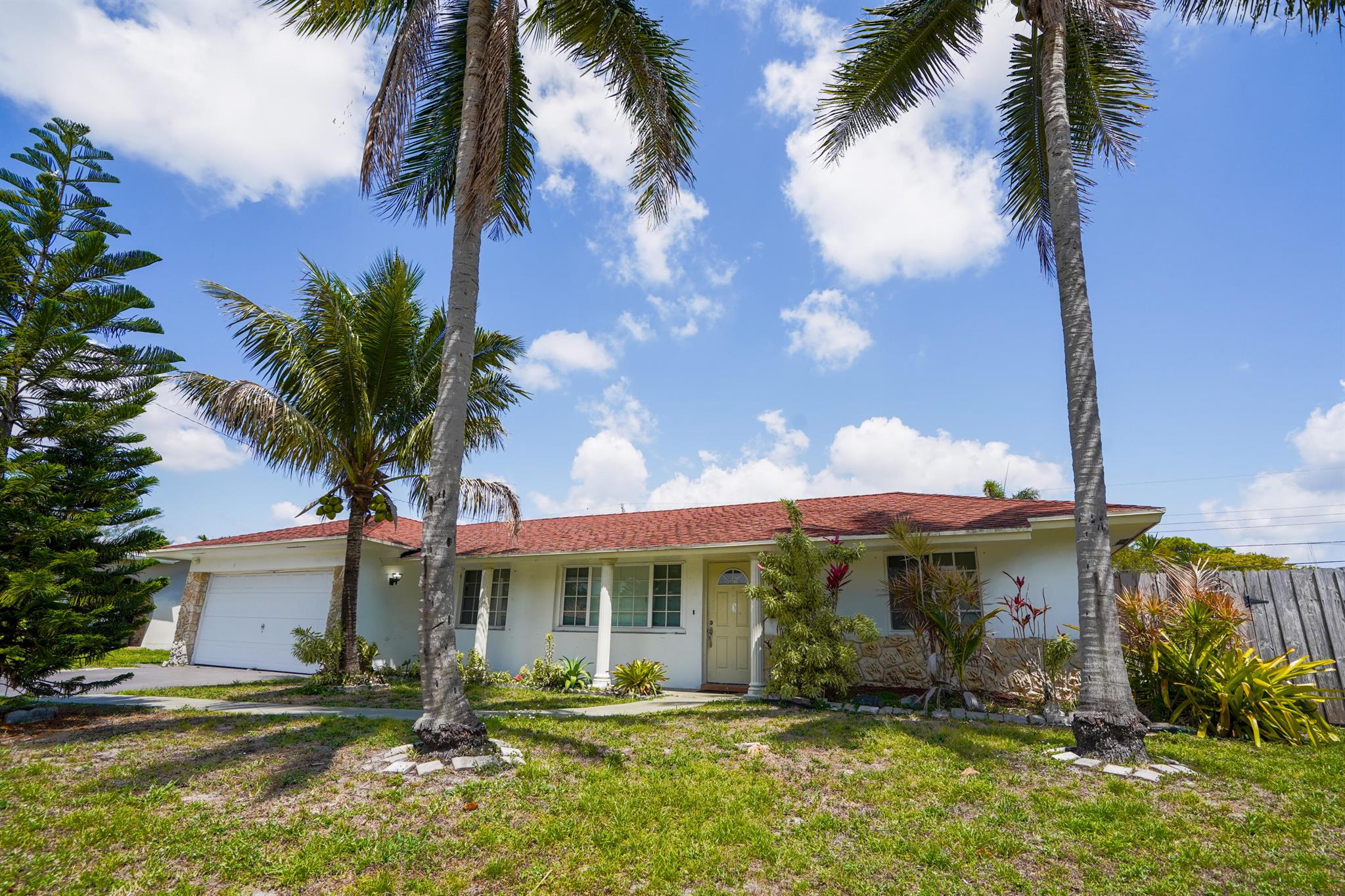 4381 NW 4 Street