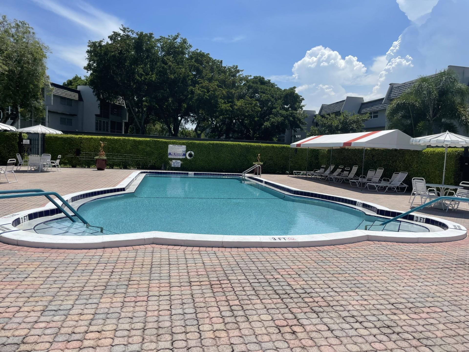 ORIOLE GOLF & TENNIS 1 - Residential