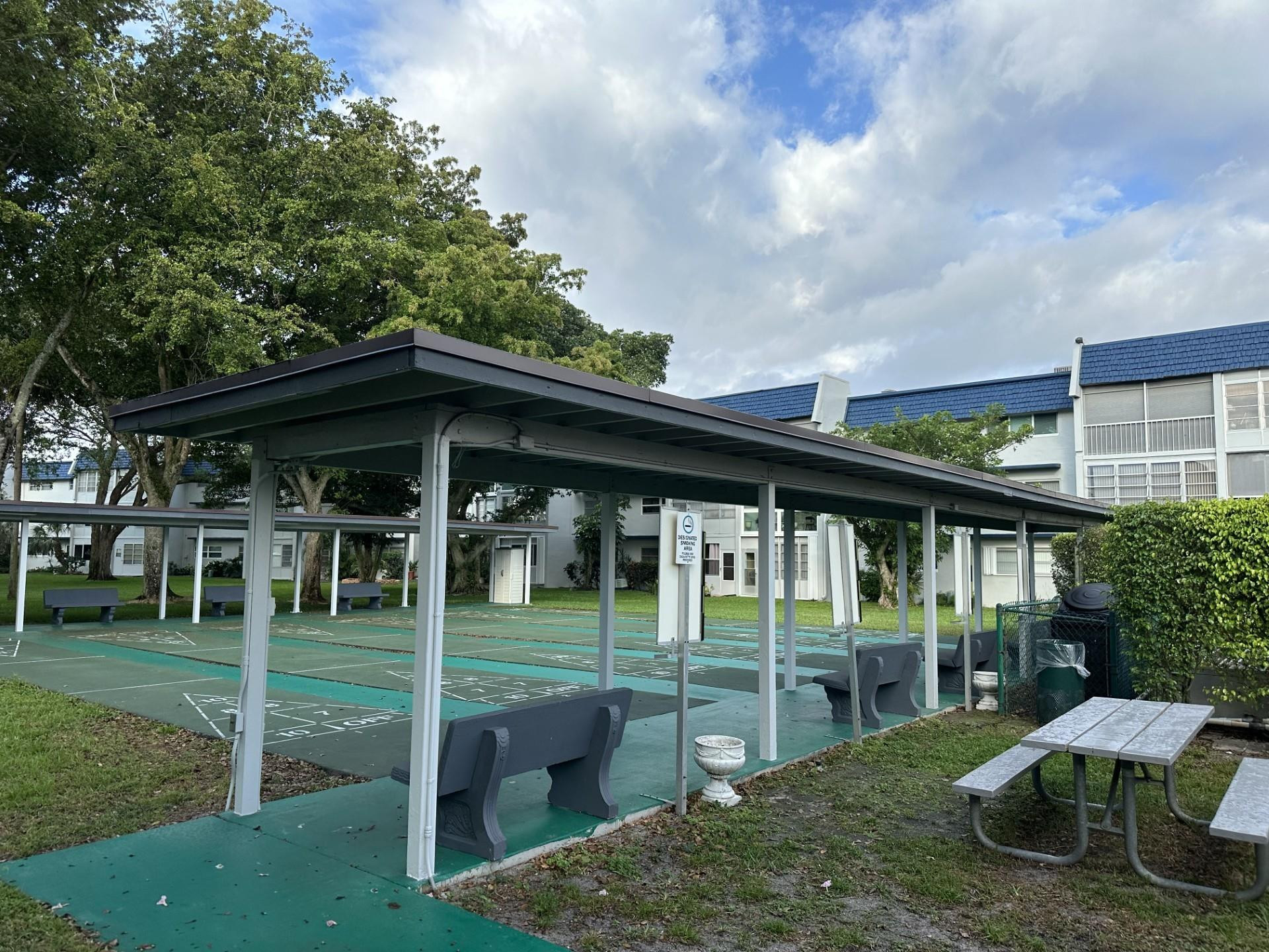 ORIOLE GOLF & TENNIS 1 - Residential