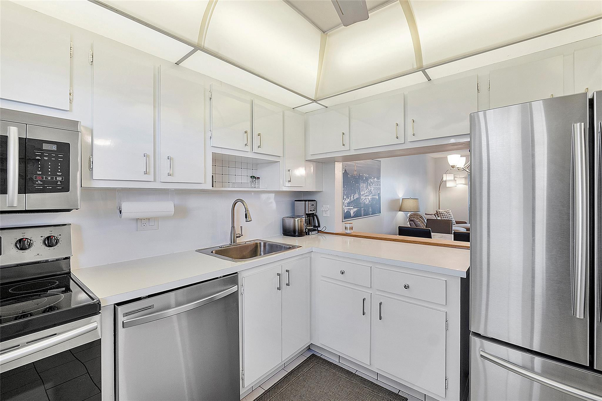 ORIOLE GOLF & TENNIS 1 - Residential