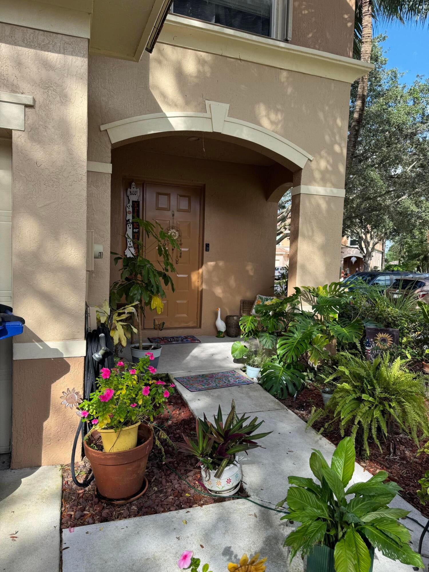 Properties 401 Rainbow Springs Terrace