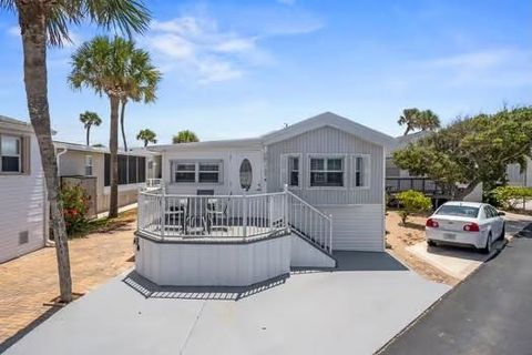 A home in Hutchinson Island