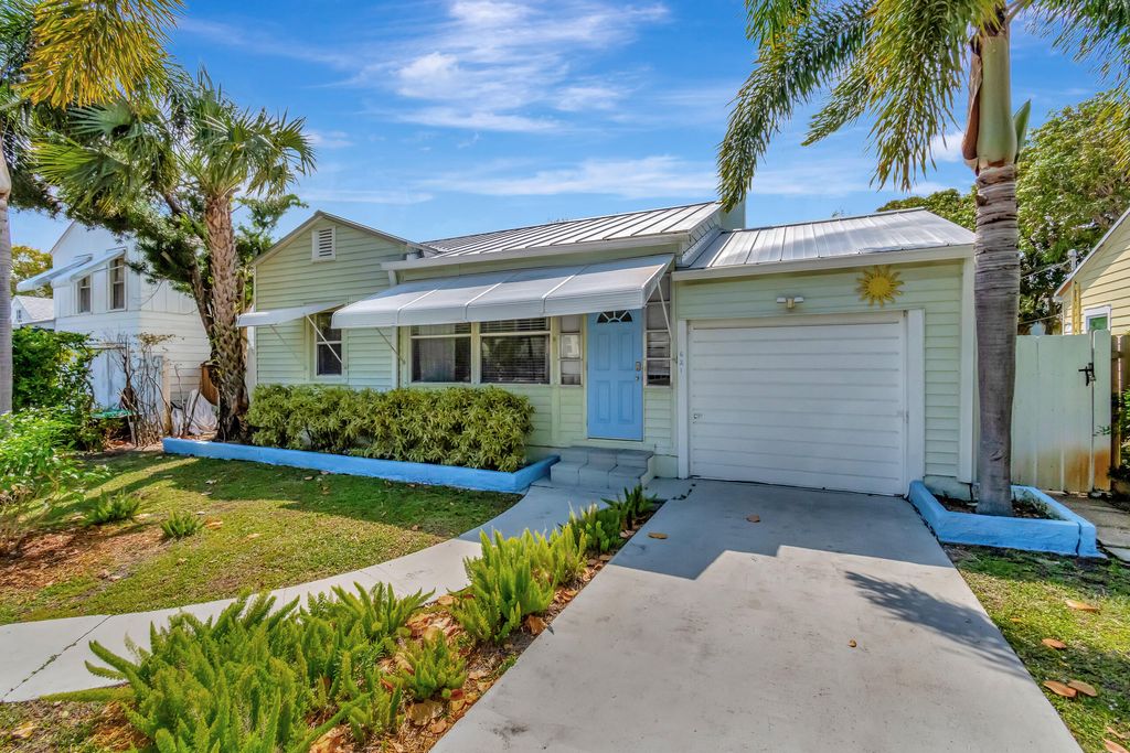 Photo of 621 N Ocean Breeze, Lake Worth Beach, FL 33460 (MLS # R11080379)