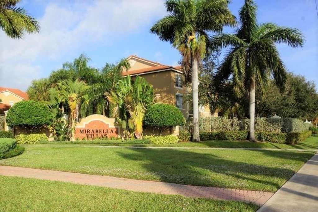 Photo of 916 Villa Cir #916, Boynton Beach, FL 33435 (MLS # F10309722)