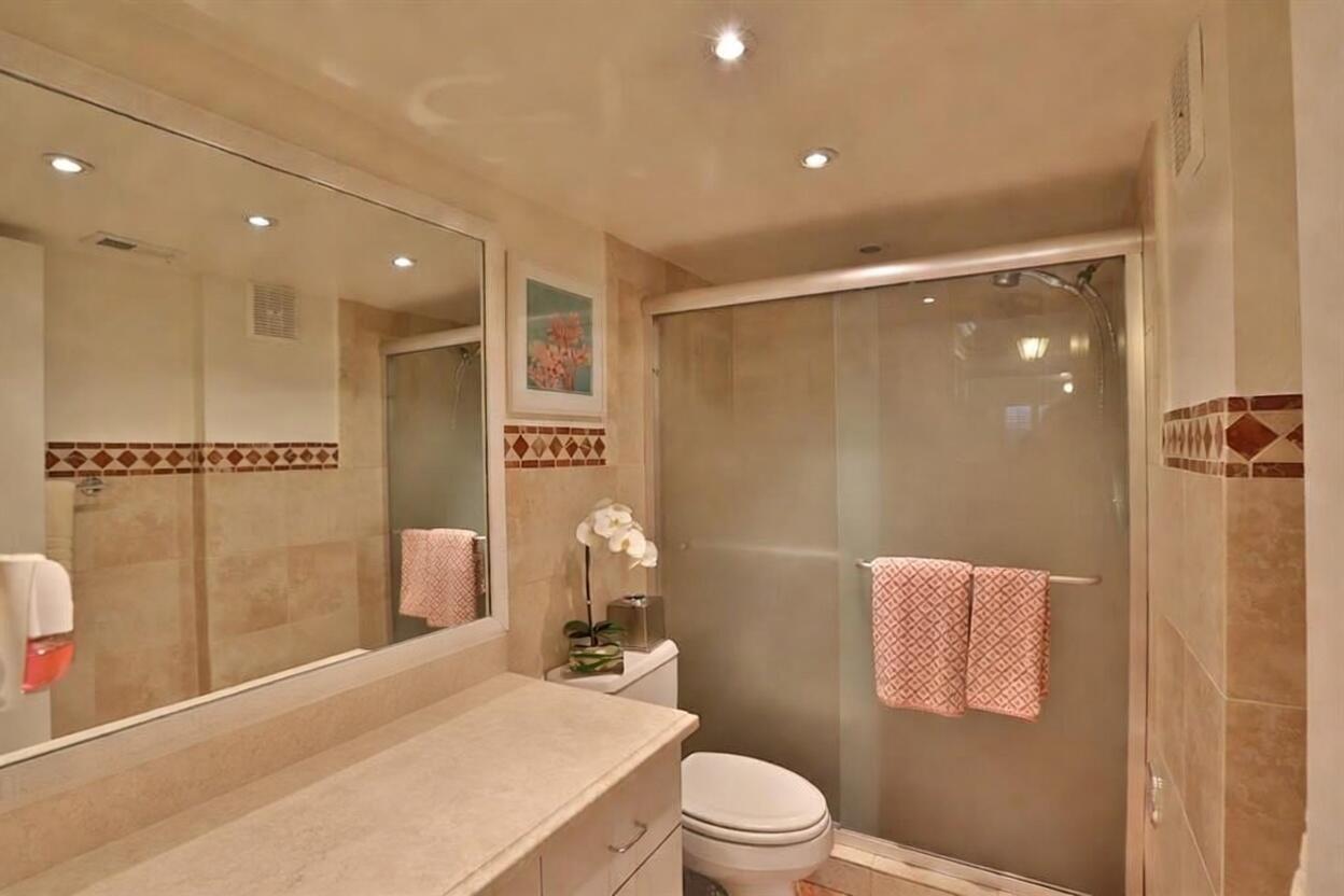 GRANADA DADELAND CONDO - Residential