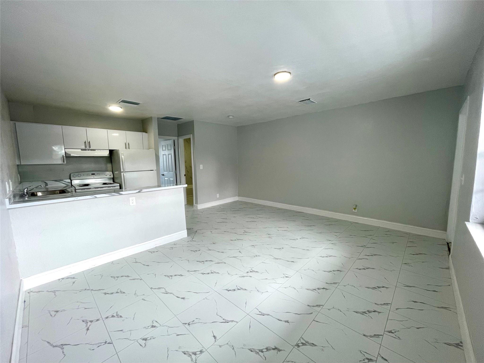 Fairview Amd 10-25 B - Residential Lease