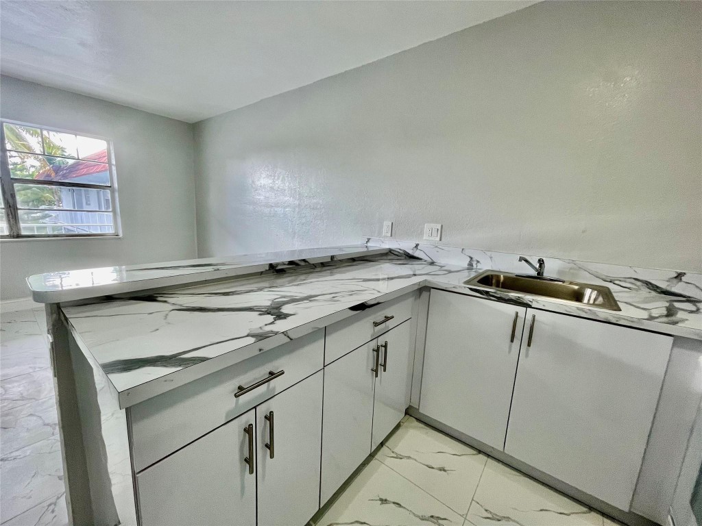 874 SW 10th Drive 741-211