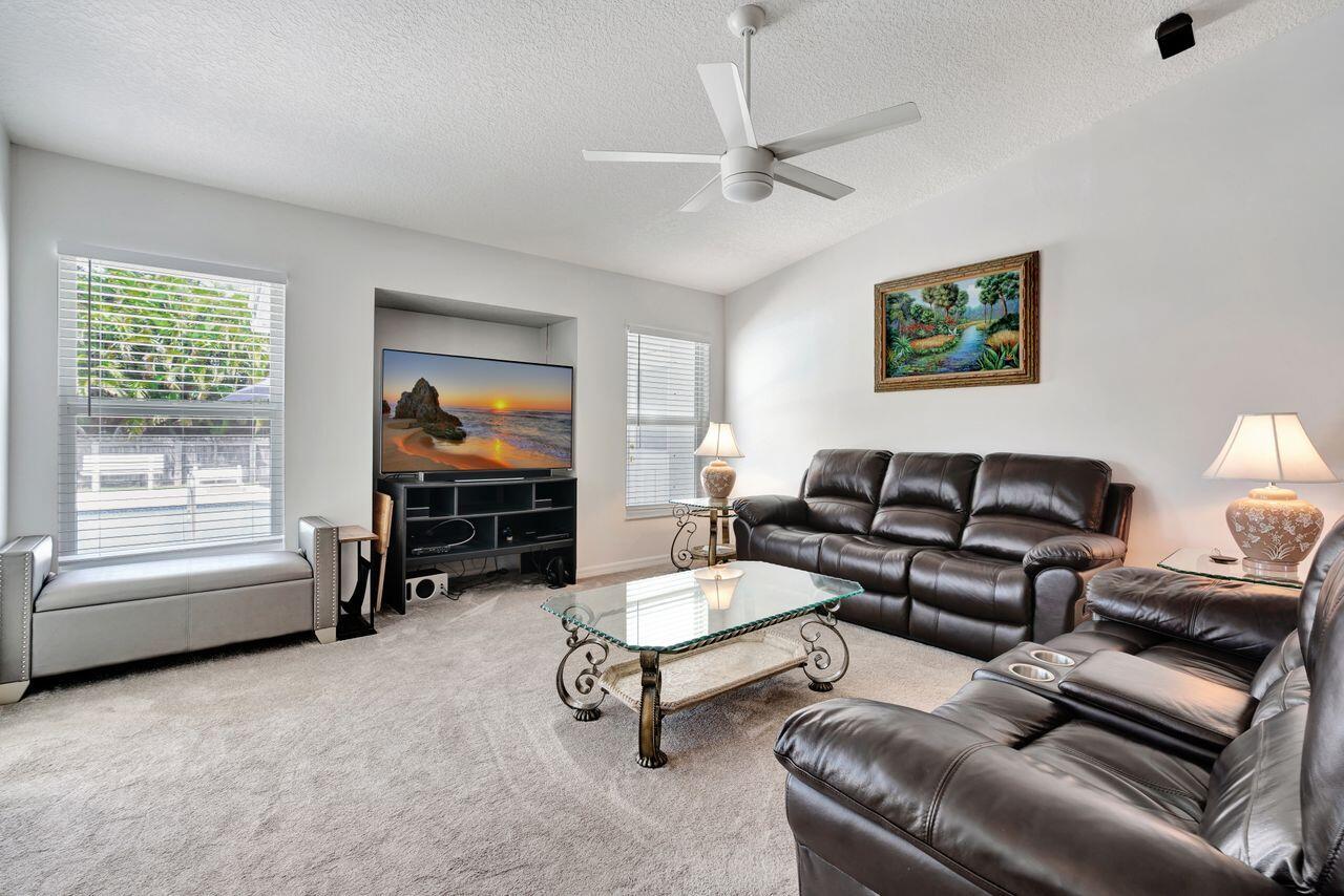 13229 158th Street N