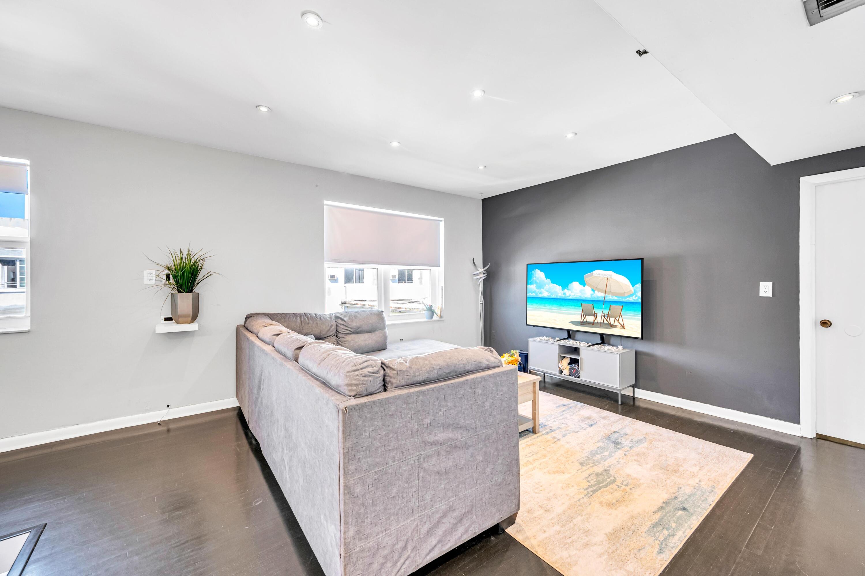 802 Euclid Avenue 303
