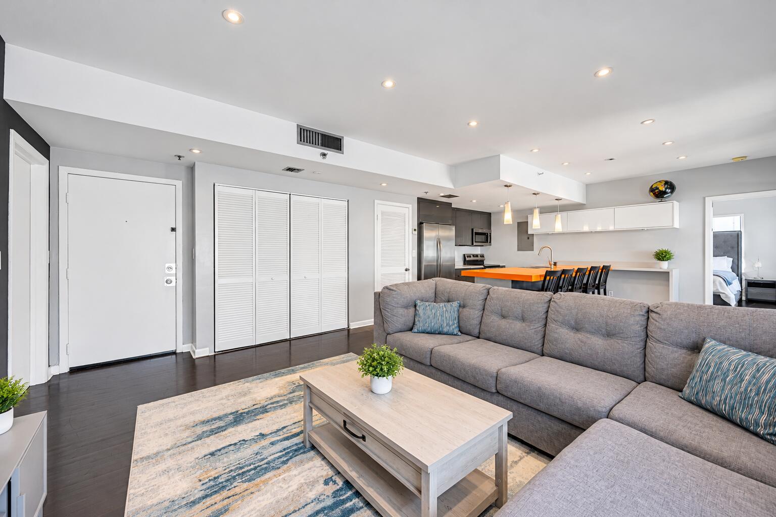 802 Euclid Avenue 303
