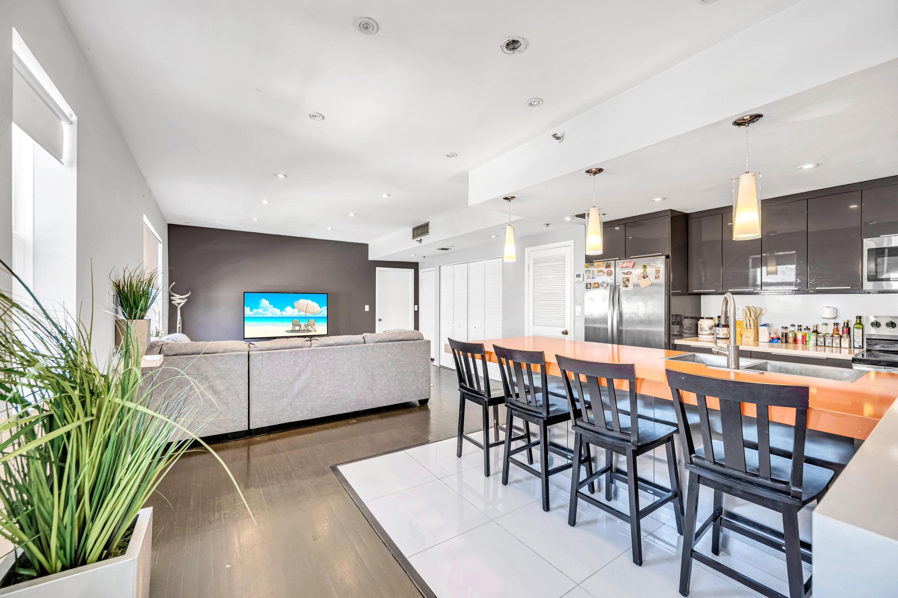 802 Euclid Avenue 303