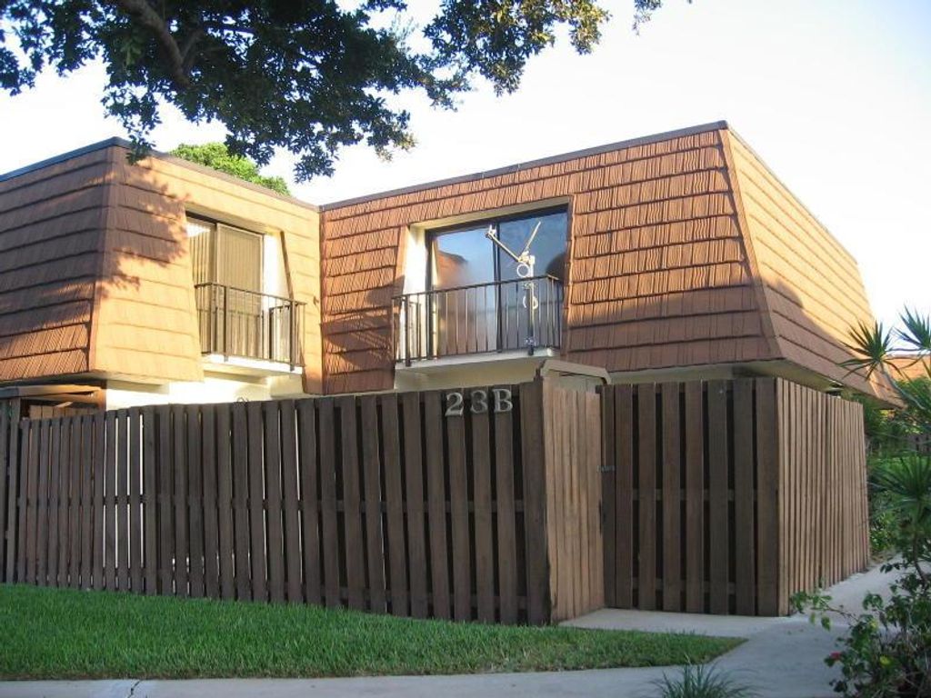 Photo of 3900 County Line Road Rd #23b, Jupiter, FL 33469 (MLS # R10822259)