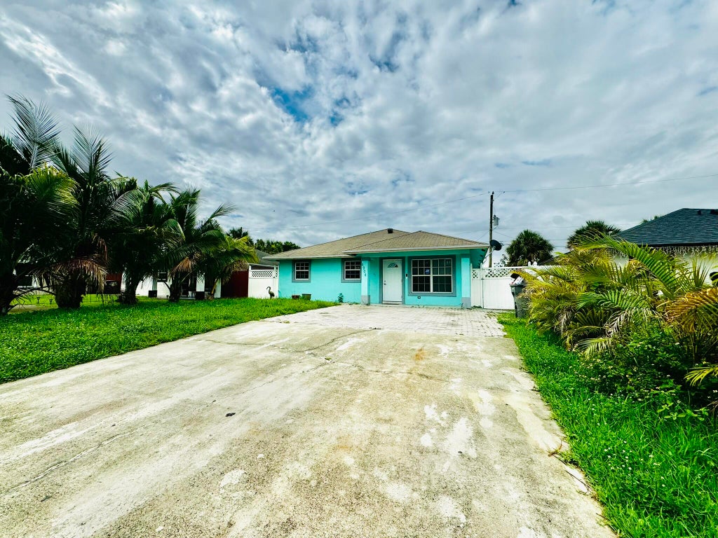Photo of 4904 Dillon Street, Lake Worth, FL 33463 (MLS # R10996104)