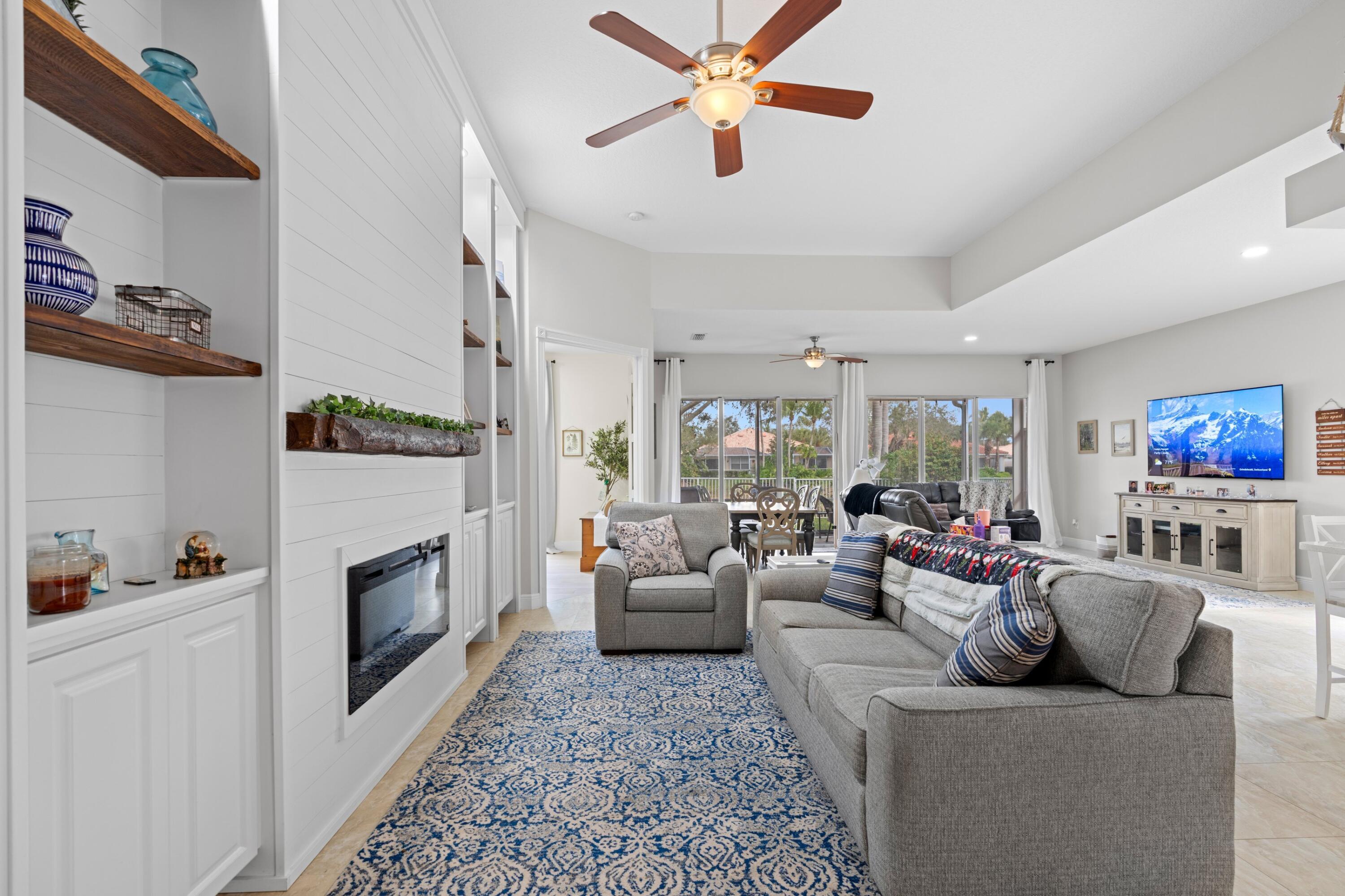 RIVERWALK 12 - Residential