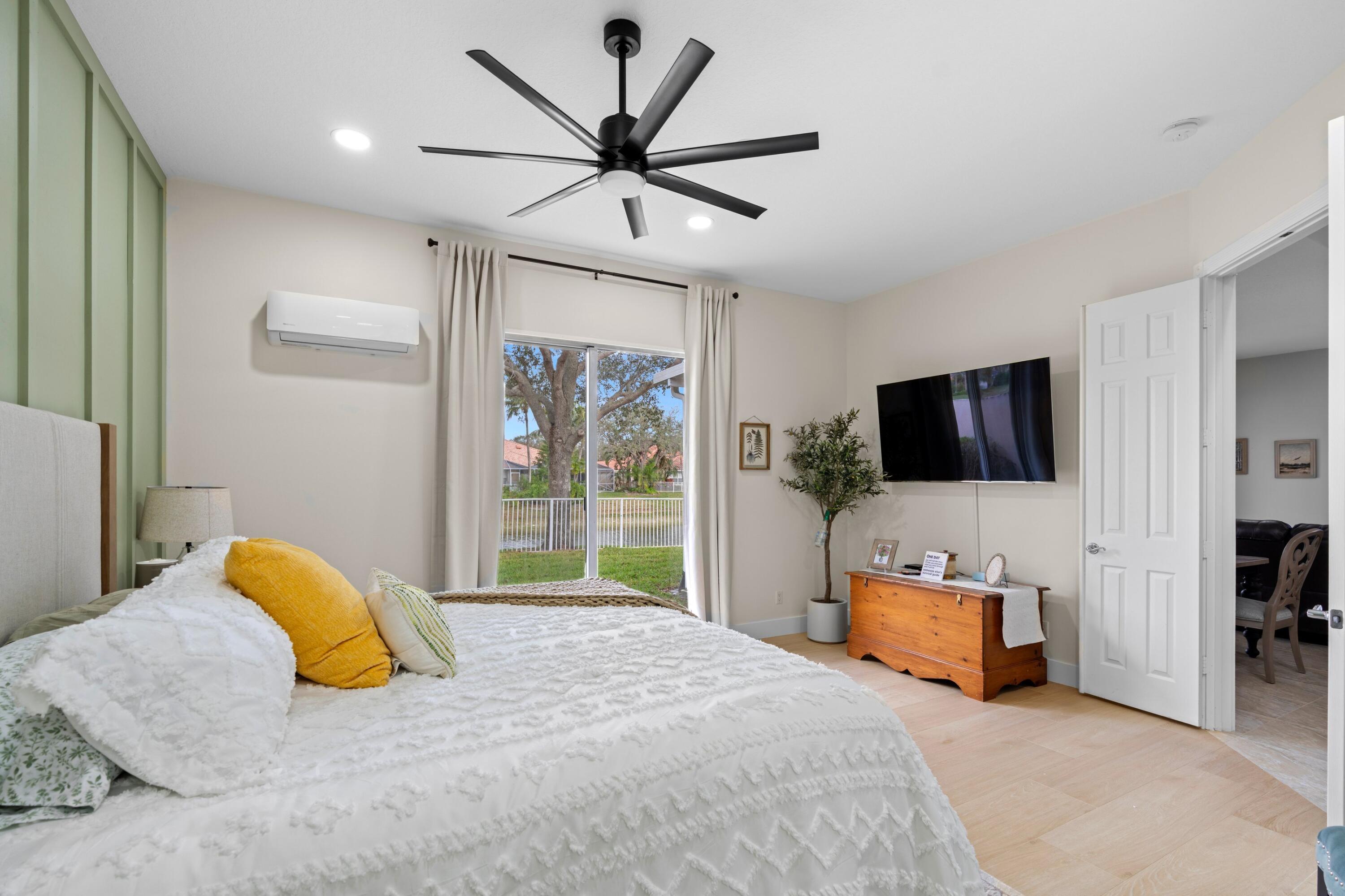 RIVERWALK 12 - Residential