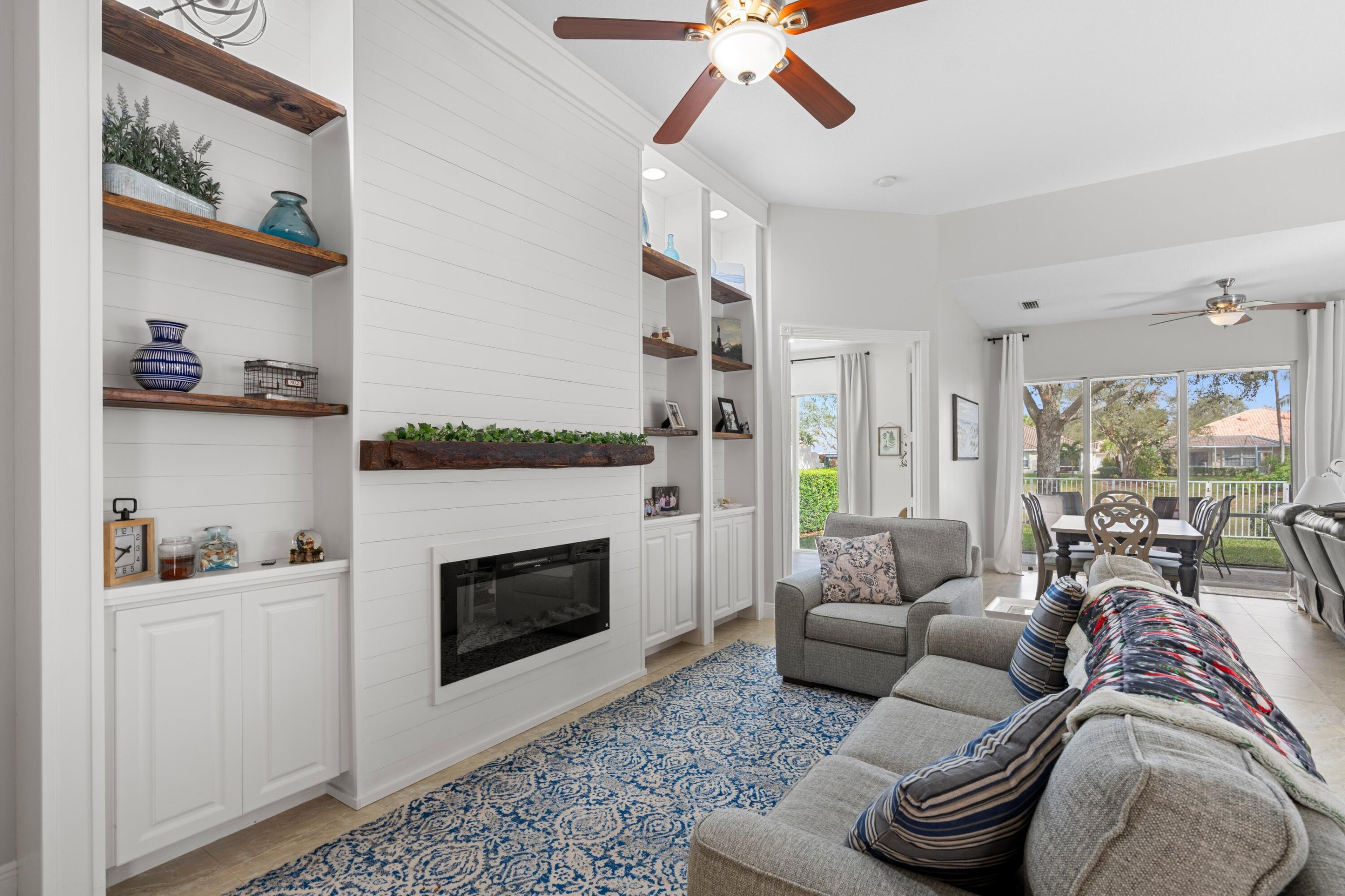 RIVERWALK 12 - Residential