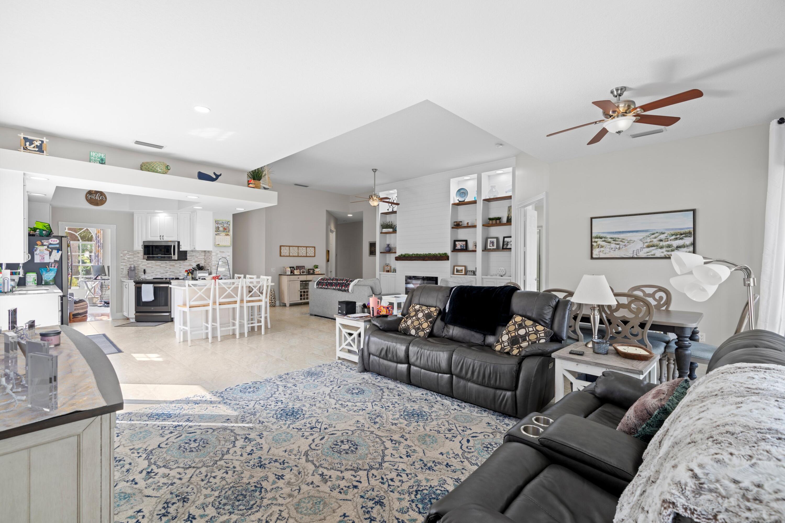 RIVERWALK 12 - Residential