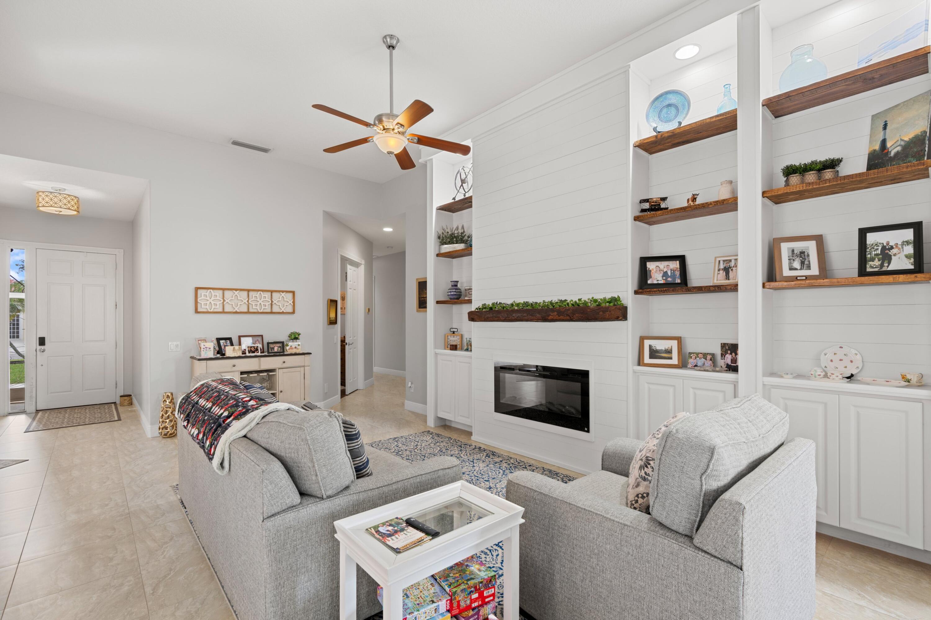 RIVERWALK 12 - Residential