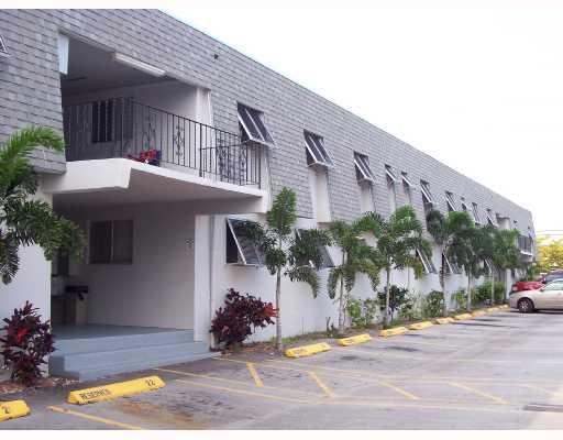 IMMEDIATE OCCUPANCY. CLEAN. QUIET, GROUND FLOOR APARTMENT. GREAT LOCATION. A FEW BLOCKS FROM GULFSTREAM PARK. MINUTES TO AVENTURA AND I-95. POOL & LAUNDRY ON SITE. NO PETS. ONE ASSIGNED PARKING SPACE.