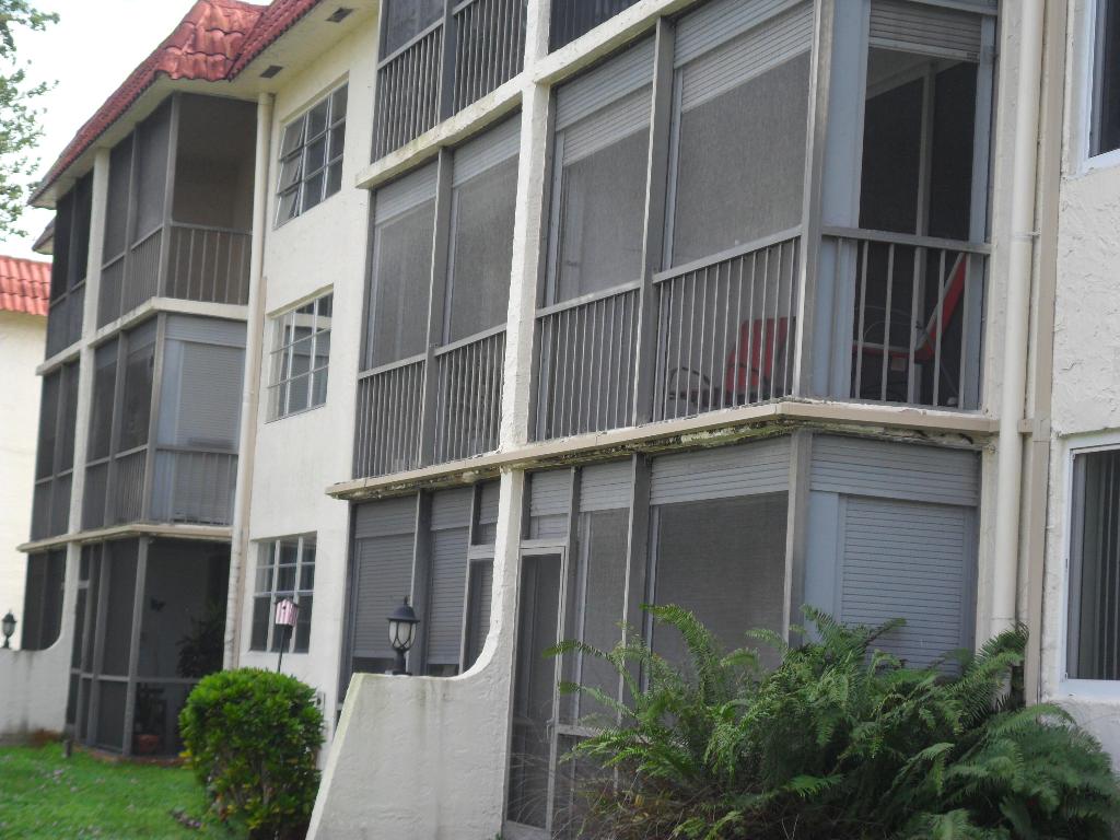 HOLLYBROOK GOLF AND - Residential