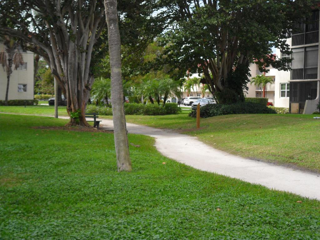 HOLLYBROOK GOLF AND - Residential