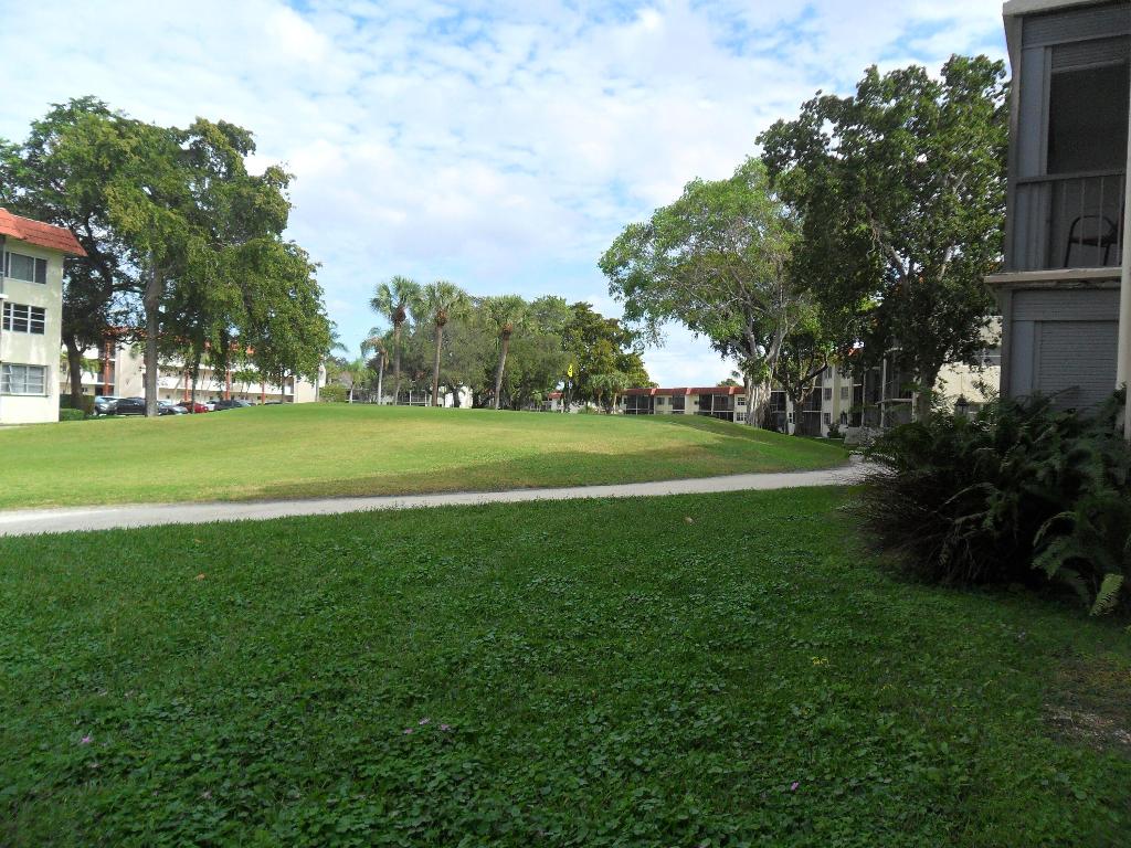 HOLLYBROOK GOLF AND - Residential