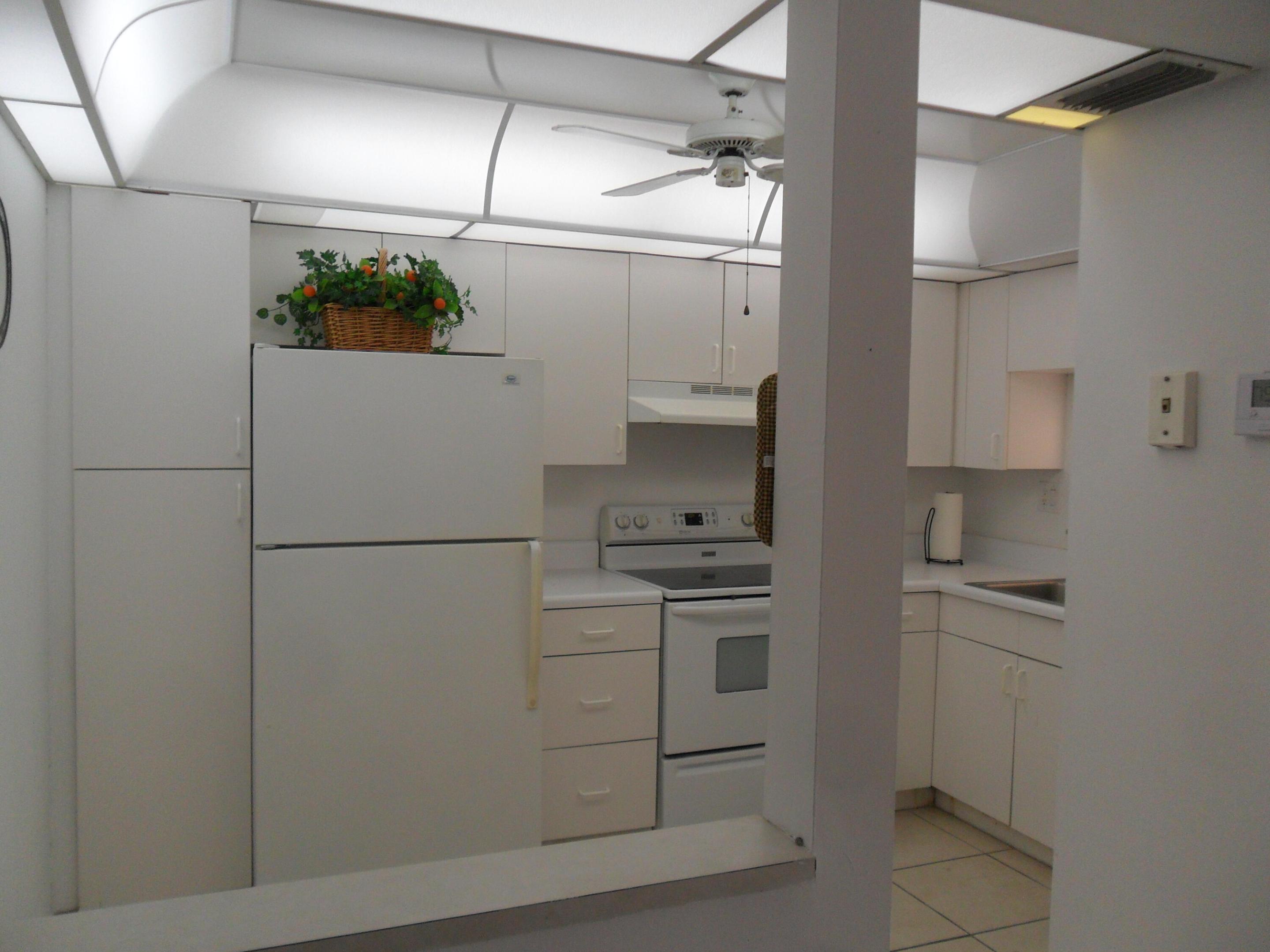 HOLLYBROOK GOLF AND - Residential