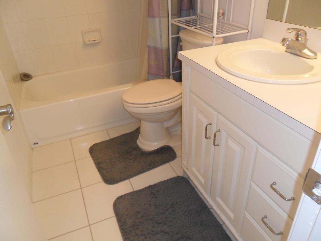 HOLLYBROOK GOLF AND - Residential