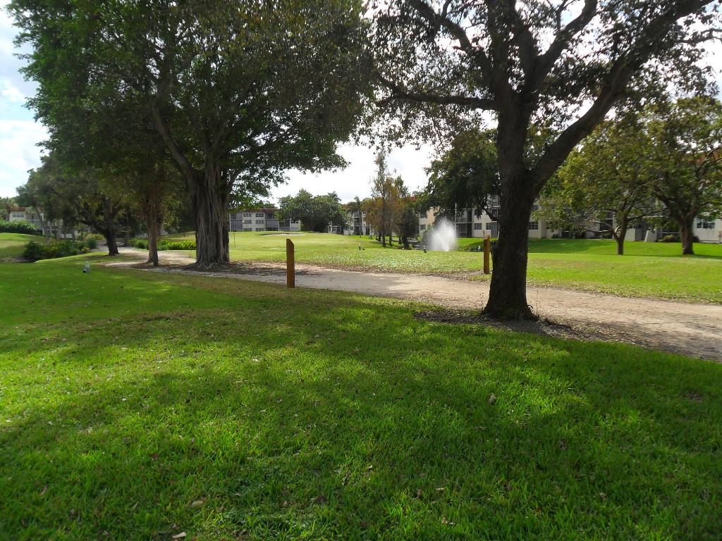 HOLLYBROOK GOLF AND - Residential