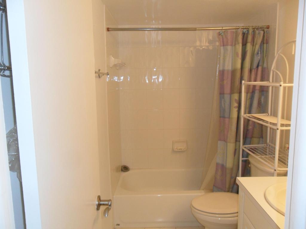 HOLLYBROOK GOLF AND - Residential