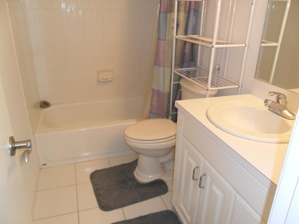 HOLLYBROOK GOLF AND - Residential