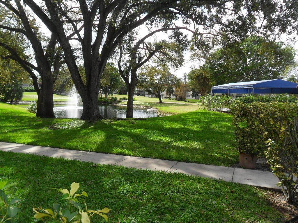 HOLLYBROOK GOLF AND - Residential