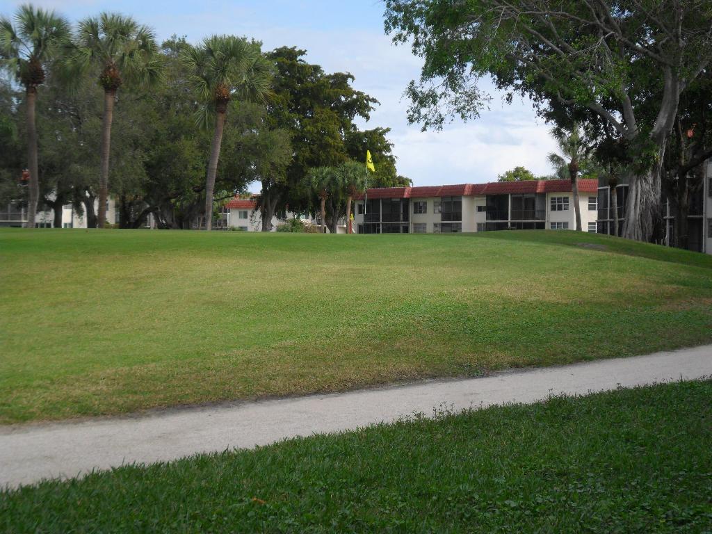 HOLLYBROOK GOLF AND - Residential