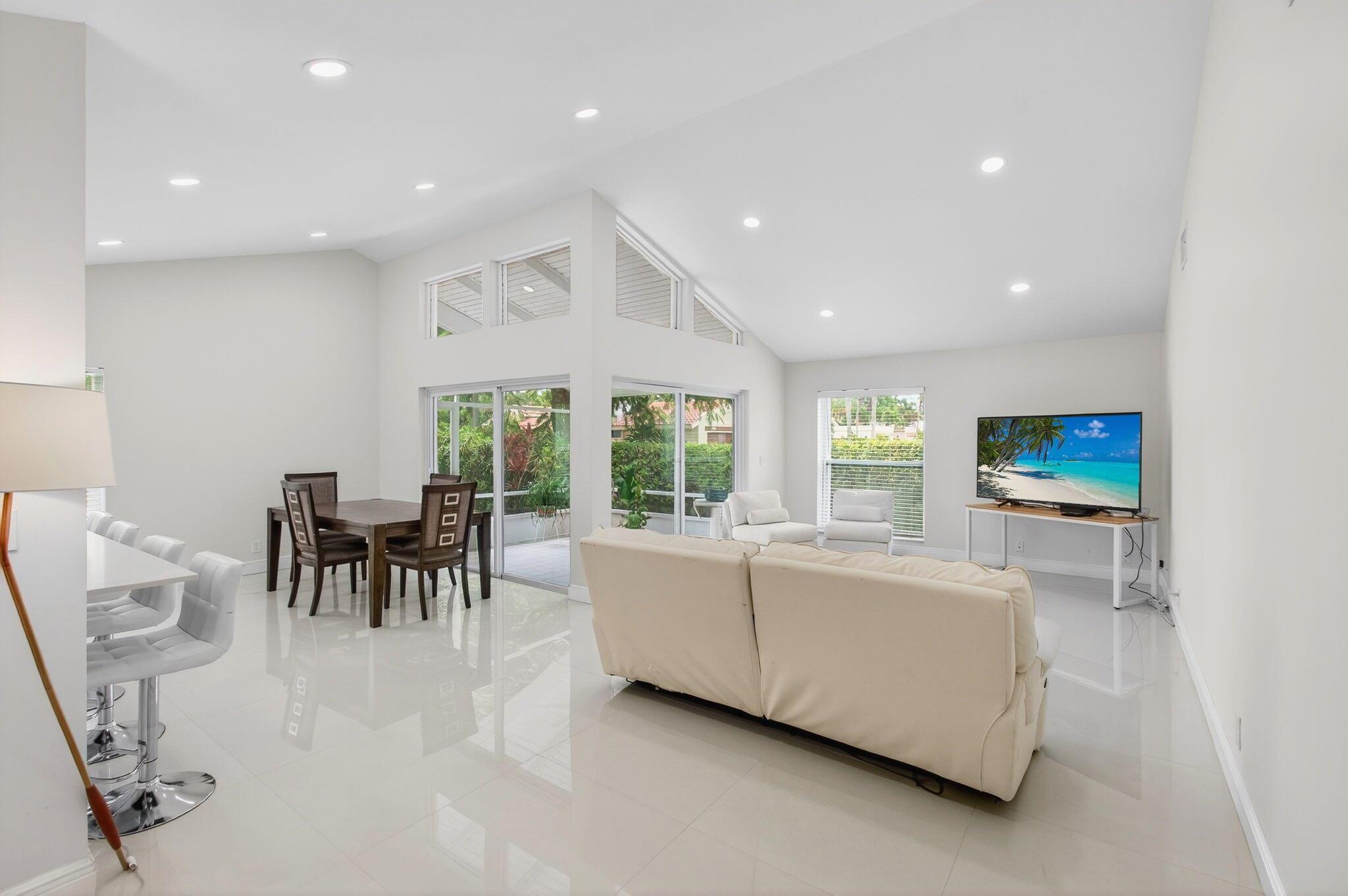 5735 Lakeview Mews Circle