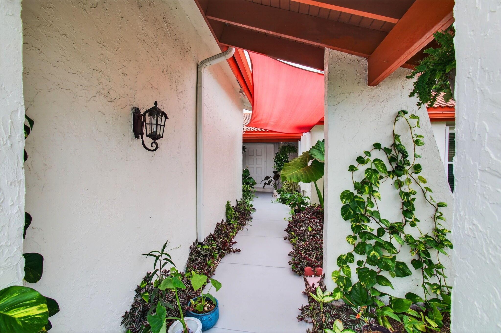 5735 Lakeview Mews Circle