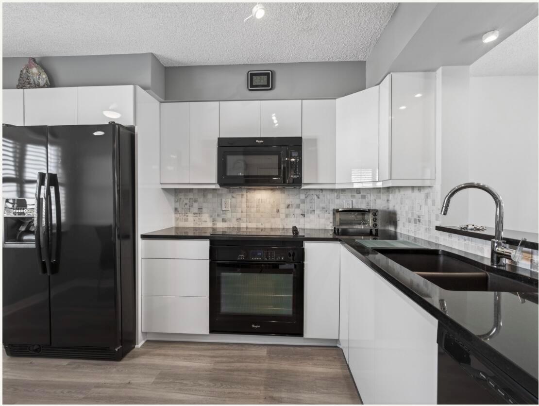 7290 Kinghurst Drive 703