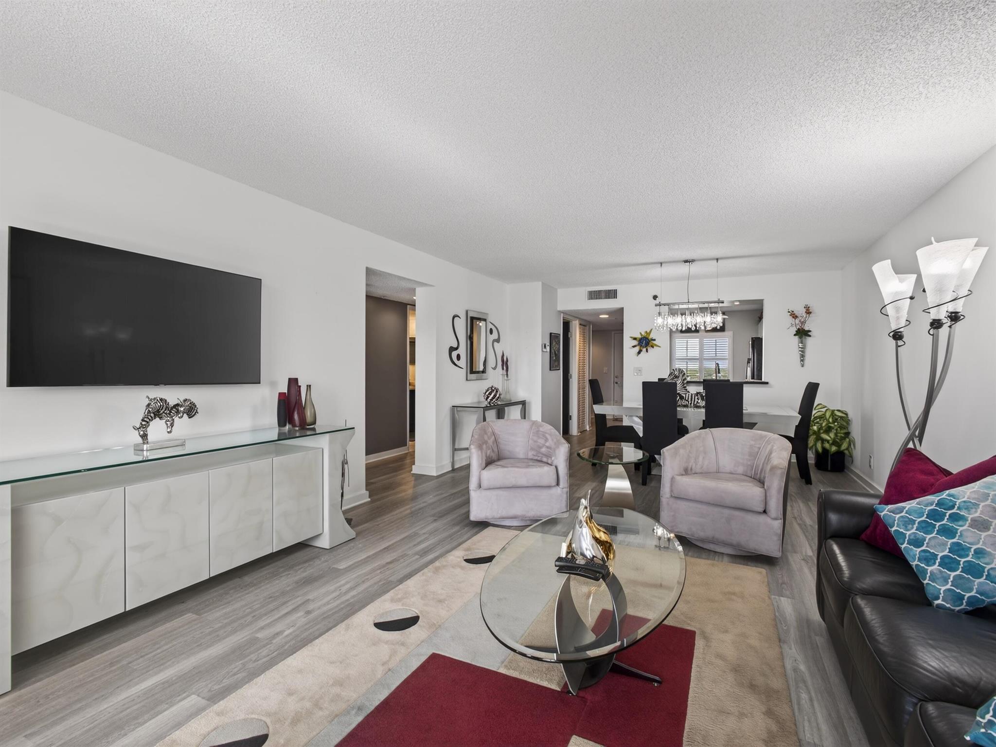 HUNTINGTON LAKES SECTION - Residential