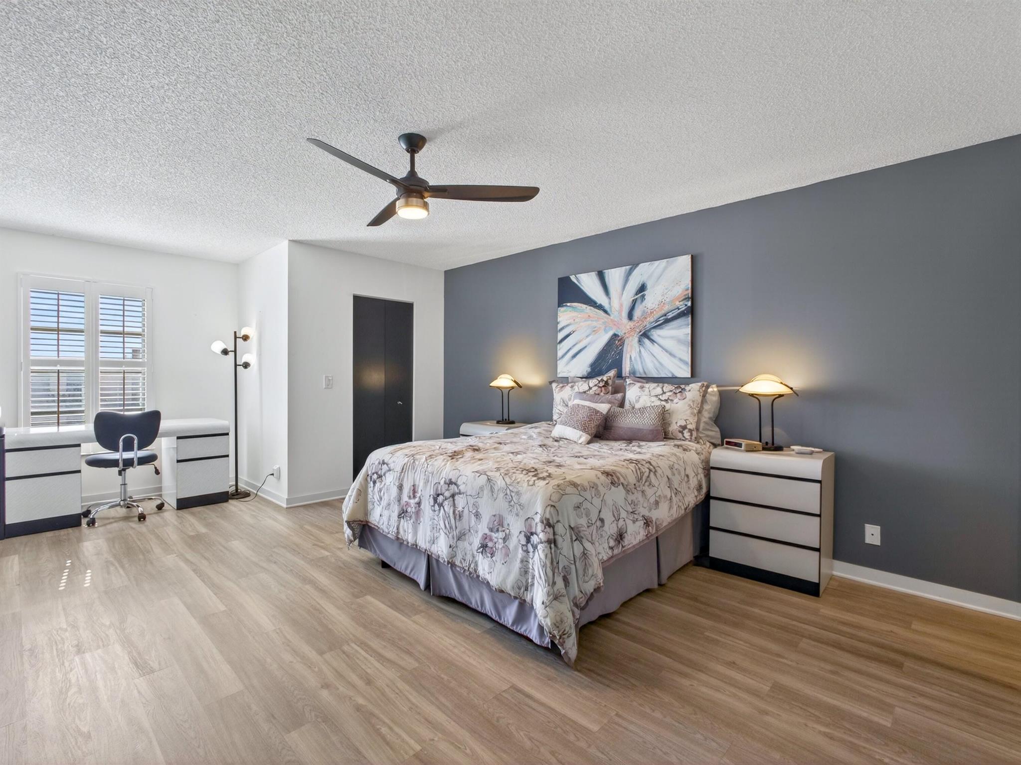 HUNTINGTON LAKES SECTION - Residential