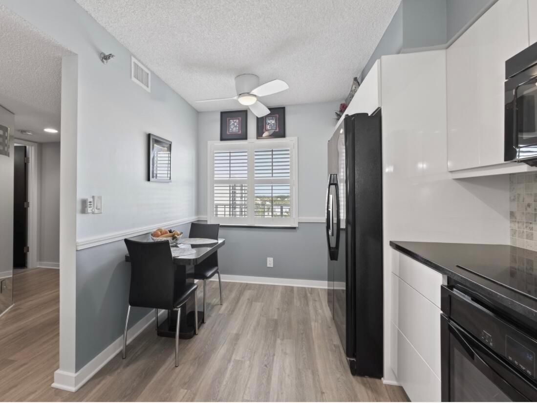 7290 Kinghurst Drive 703