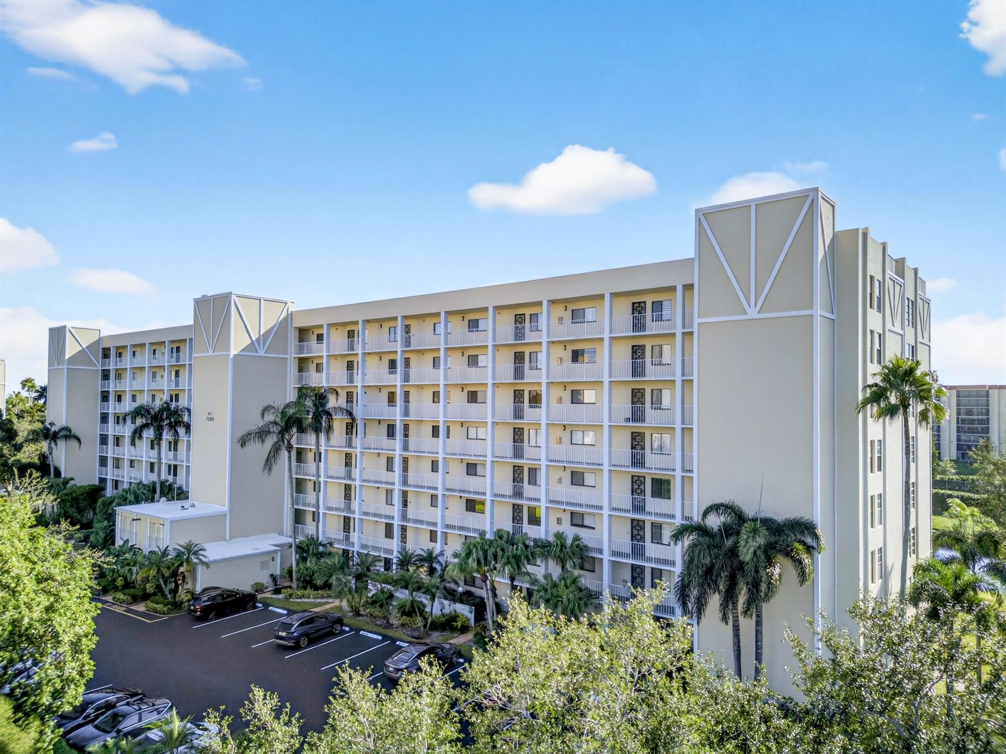 HUNTINGTON LAKES SECTION - Residential