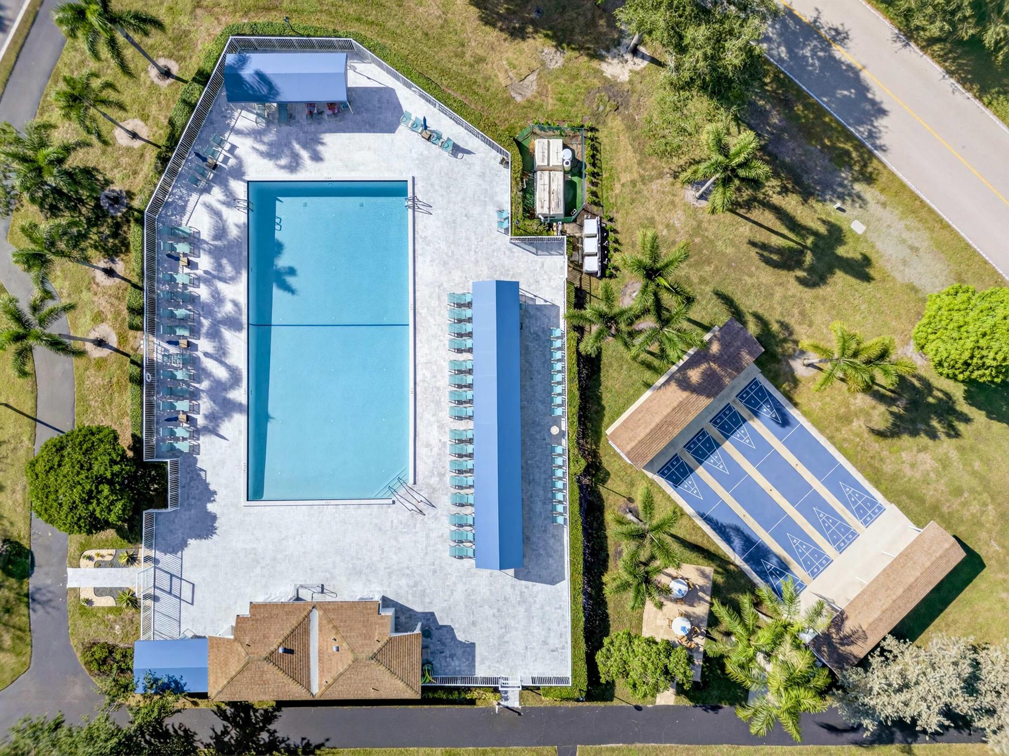 HUNTINGTON LAKES SECTION - Residential