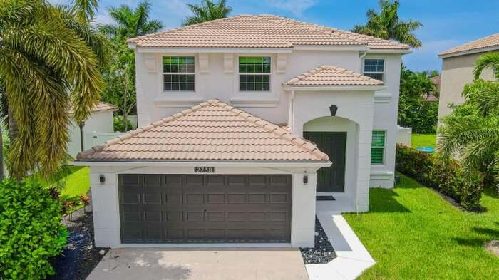 Beautiful rental property! includes internet, cable and pool cleaning. Schedule your showing today to see this stunning home.