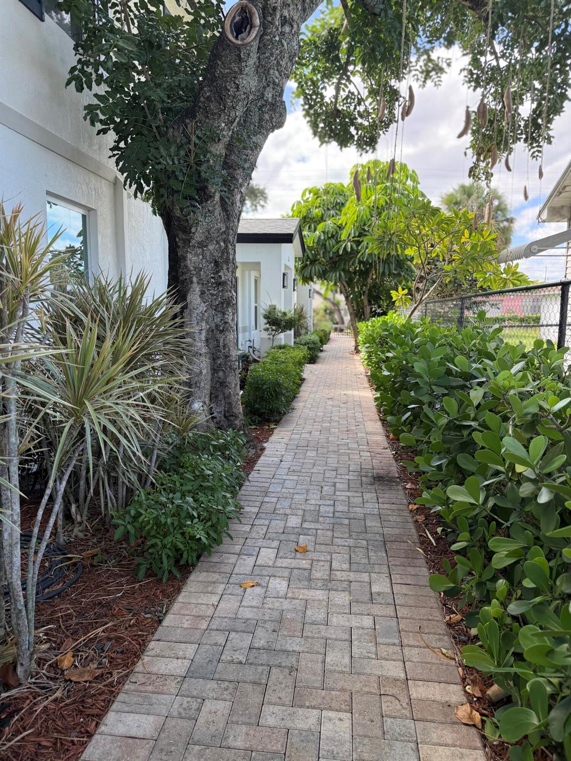 LAKE WORTH TOWN OF - Residential Lease