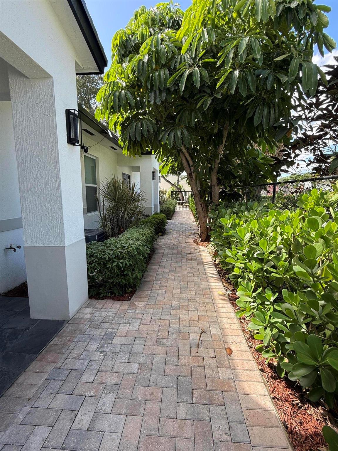 LAKE WORTH TOWN OF - Residential Lease