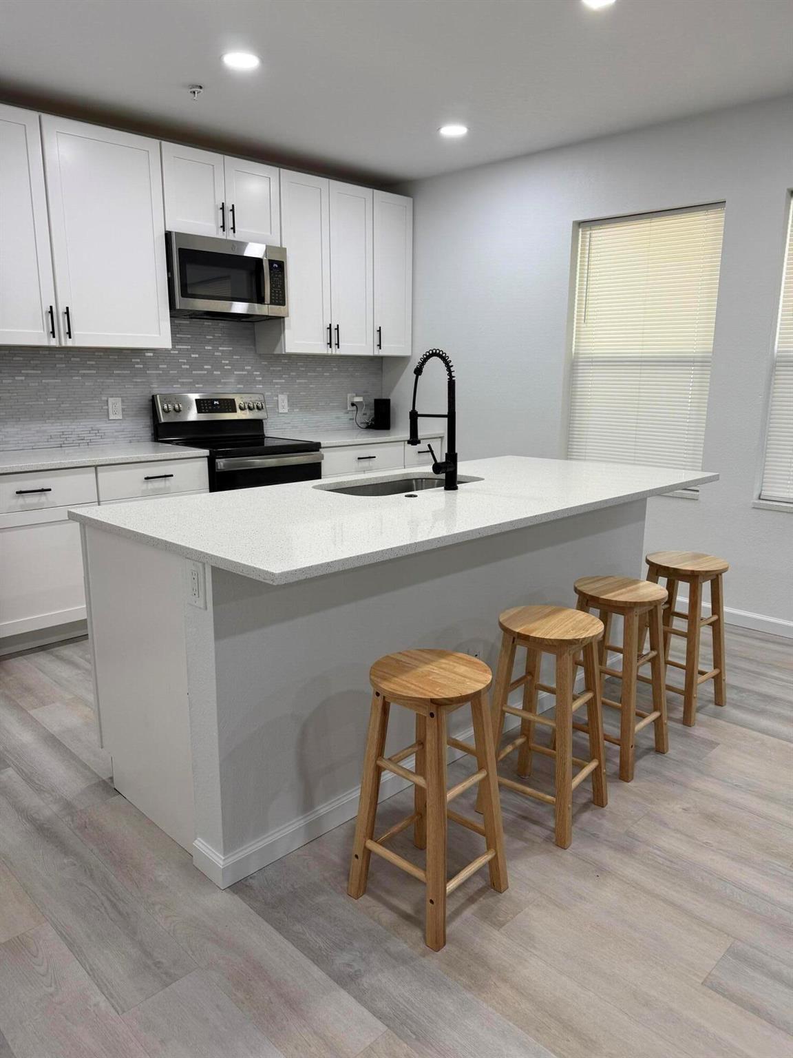 LAKE WORTH TOWN OF - Residential Lease