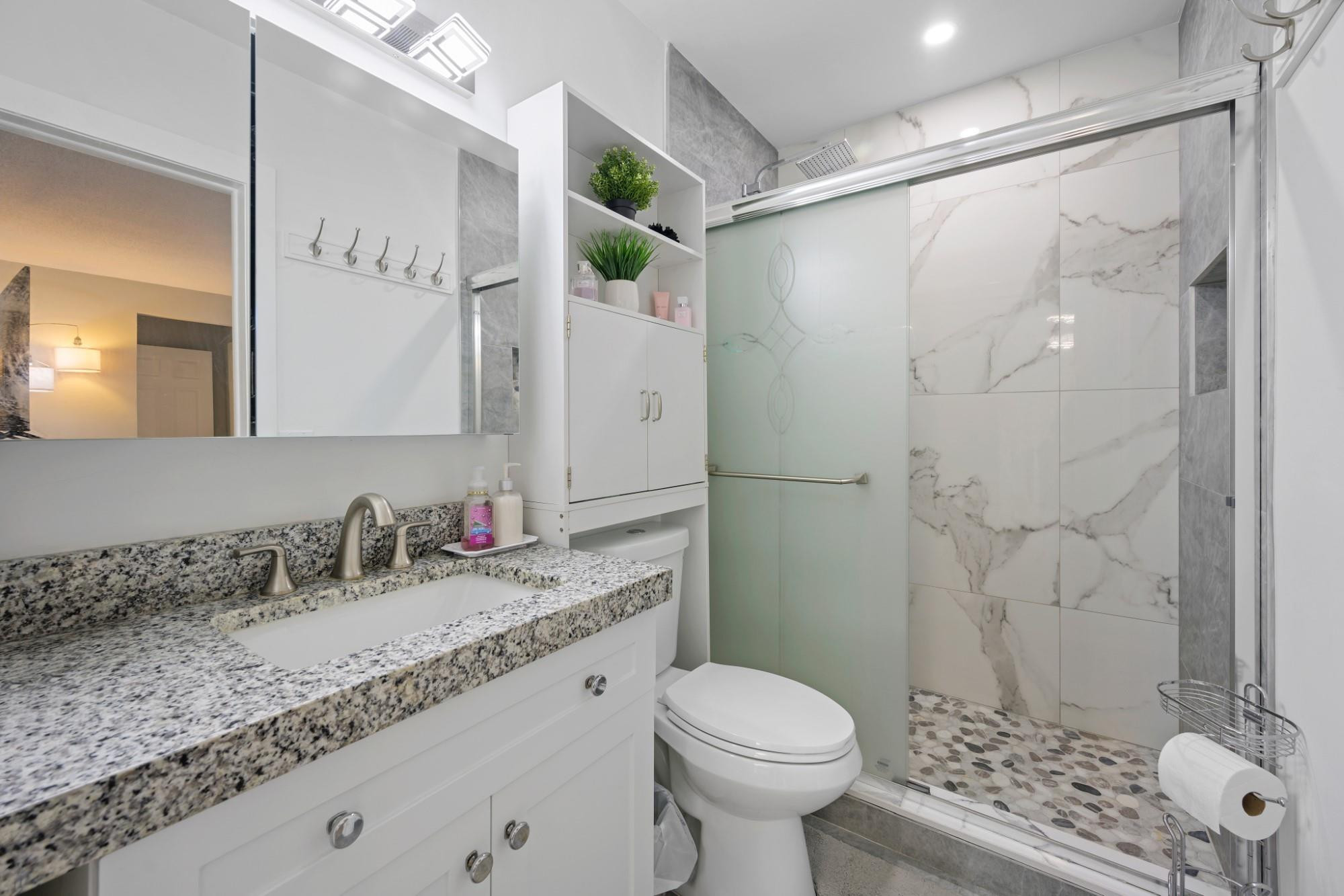 HOLLYWOOD GOLF ESTATES SE - Residential