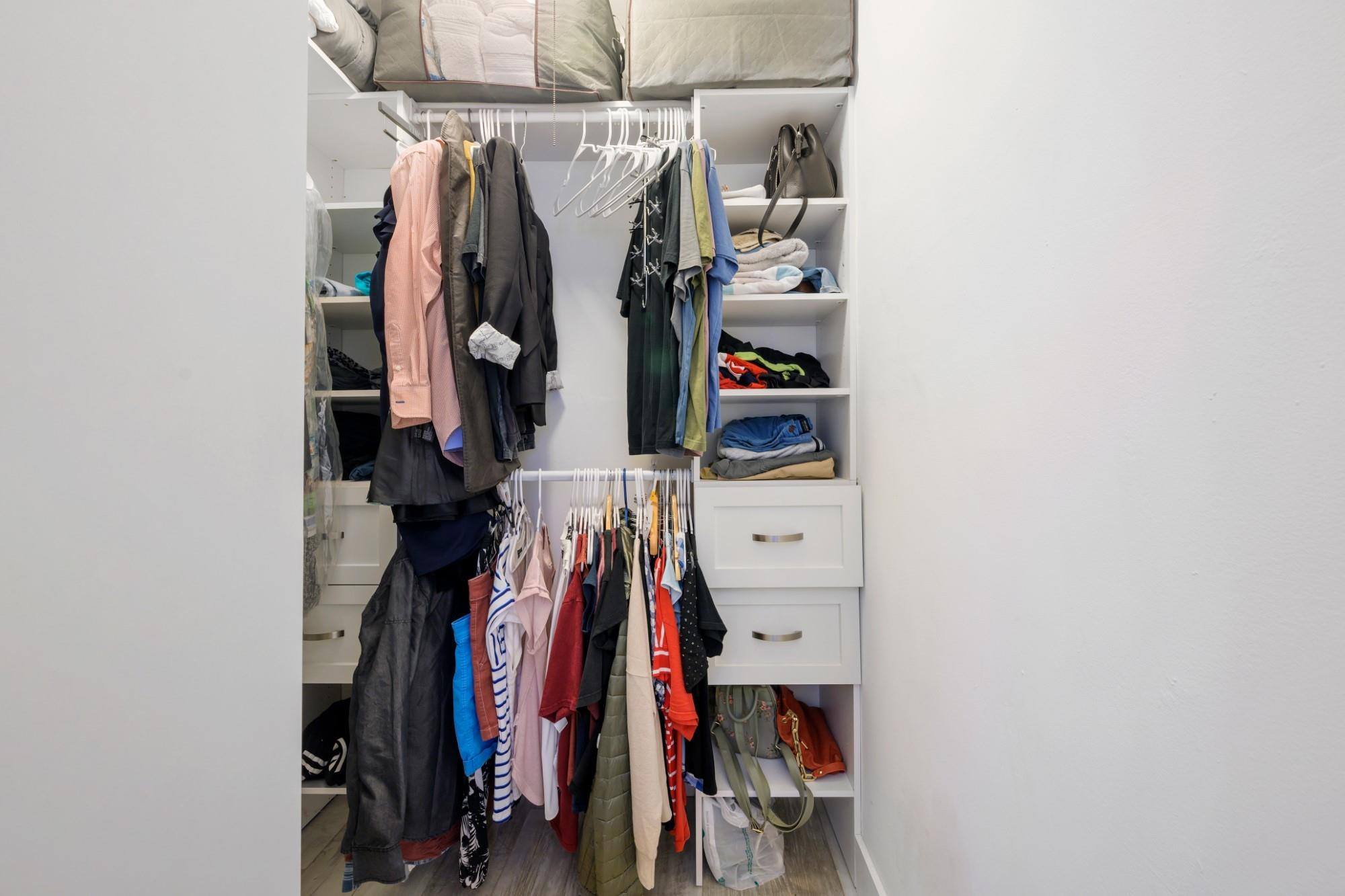 HOLLYWOOD GOLF ESTATES SE - Residential