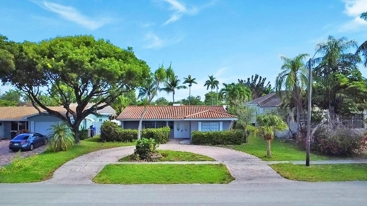 HOLLYWOOD GOLF ESTATES SE - Residential