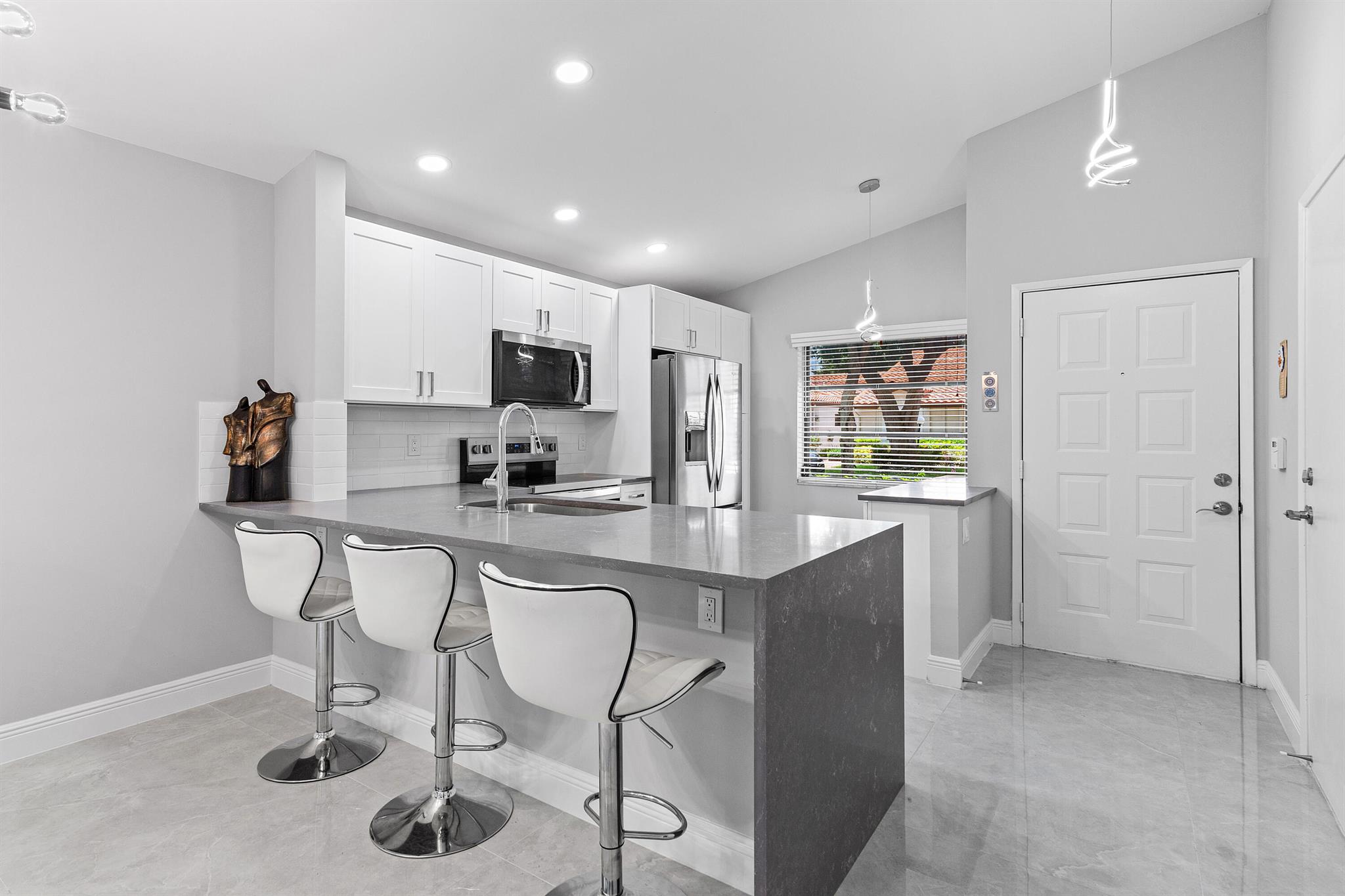 6175 Kings Gate Circle