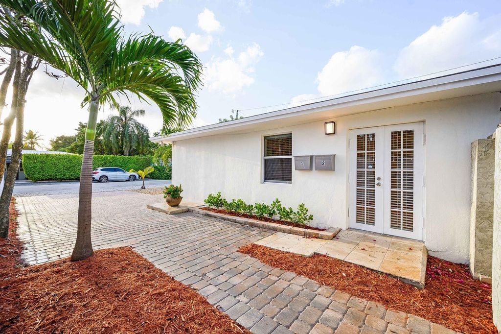 Photo of 1306 NE 14th Avenue #1, Fort Lauderdale, FL 33304 (MLS # F10535136)